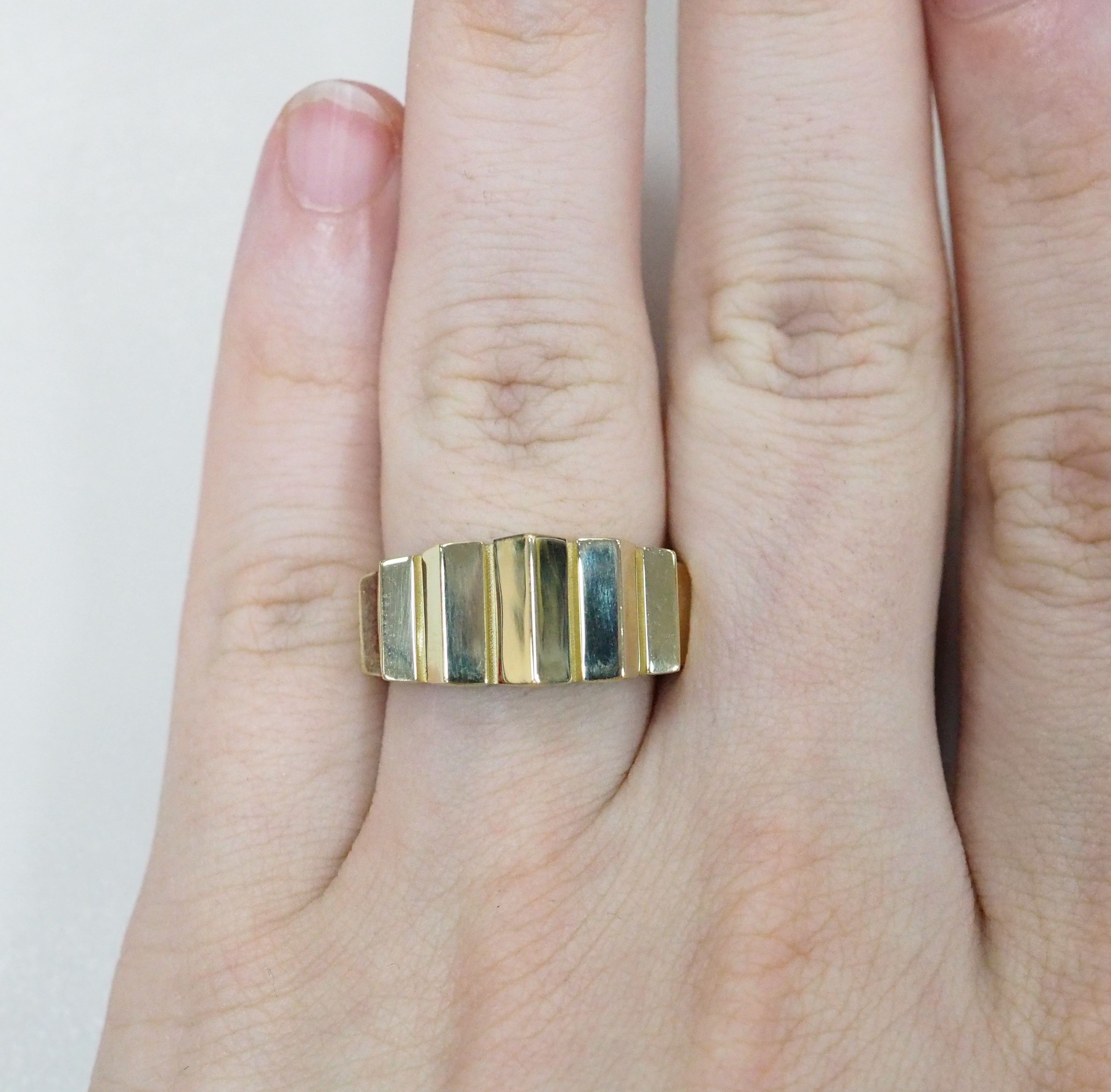 Кольцо из желтого золота